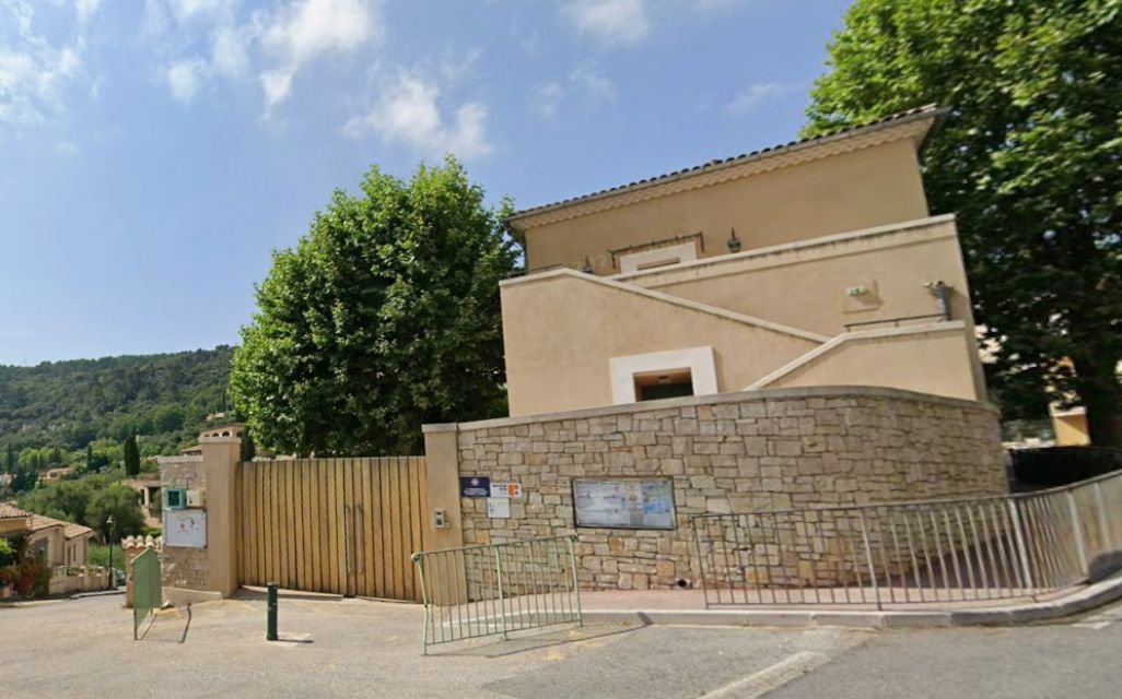 Local jeunes / bâtiment