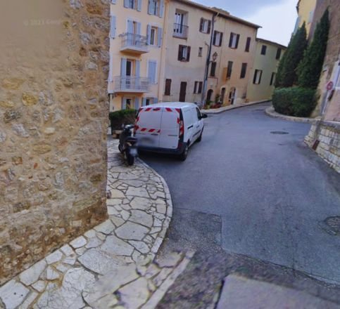 Rue du village de Cabris